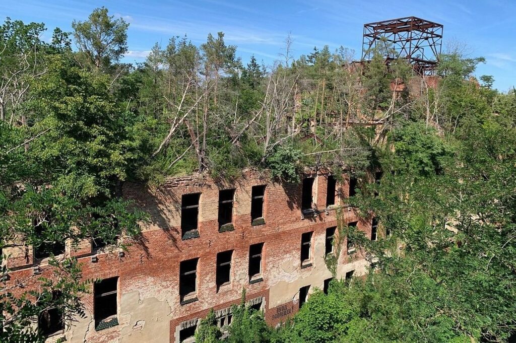 Beelitz-Heilstätten: Os Sussurros na Floresta Alemã