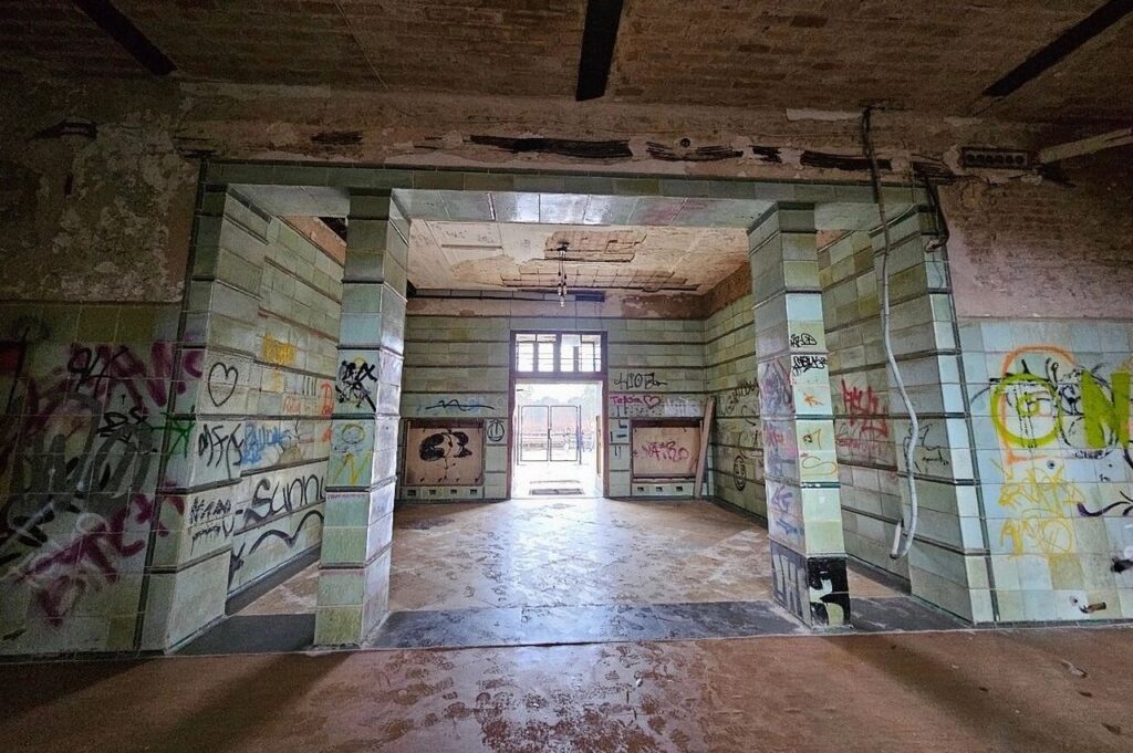 Beelitz-Heilstätten: Os Sussurros na Floresta Alemã