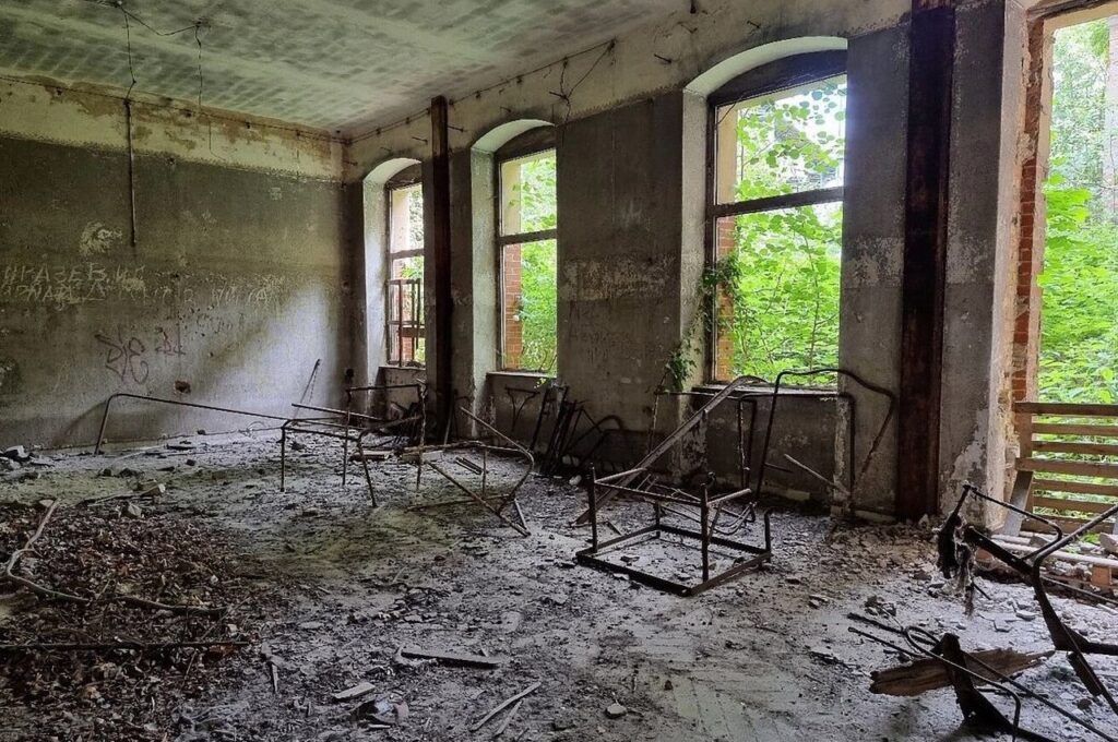 Beelitz-Heilstätten: Os Sussurros na Floresta Alemã