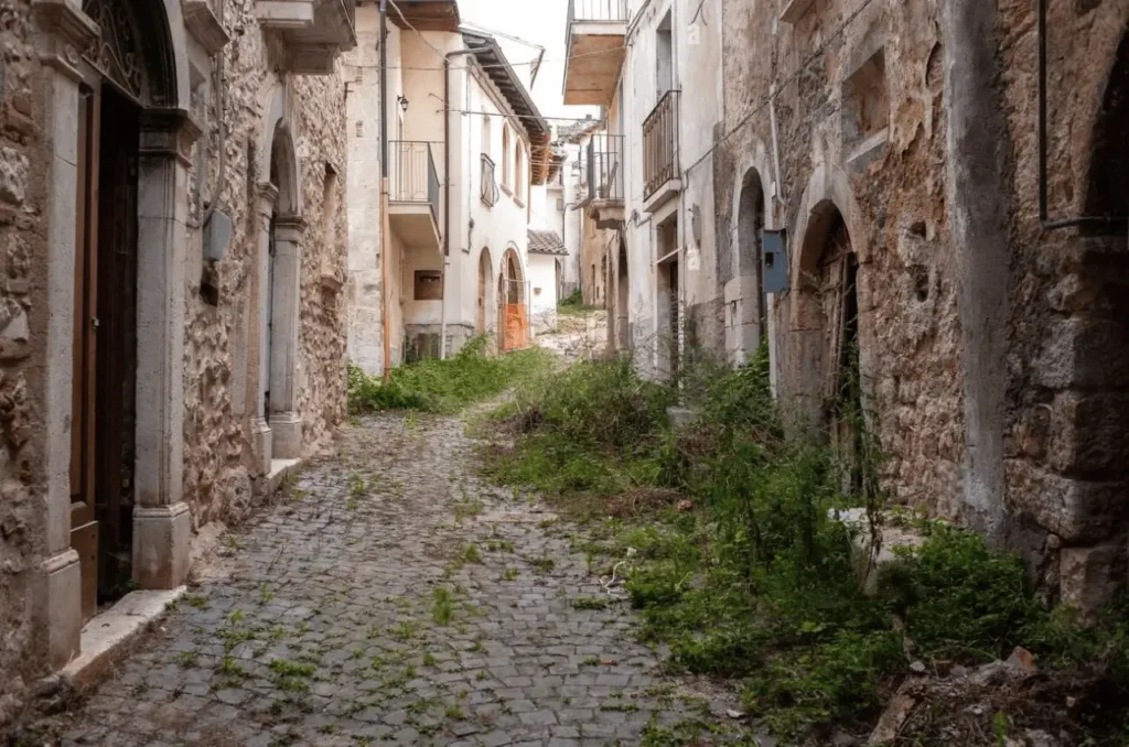 Ruinas de Fossa - O silêncio após a Tragédia
