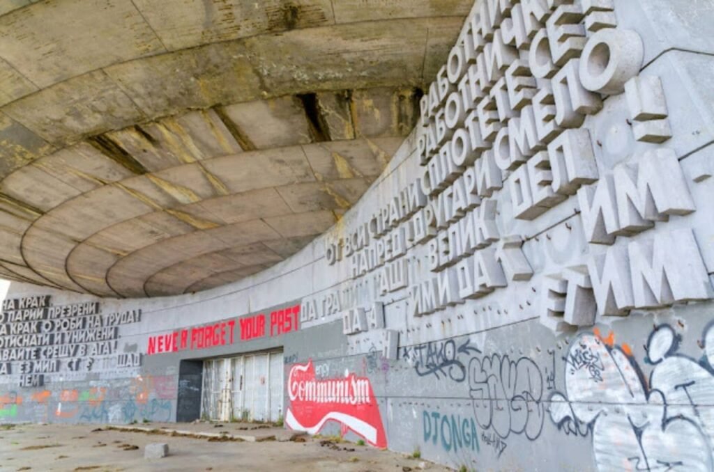 O Segredo De Buzludzha: O Ovni Comunista Da Bulgária