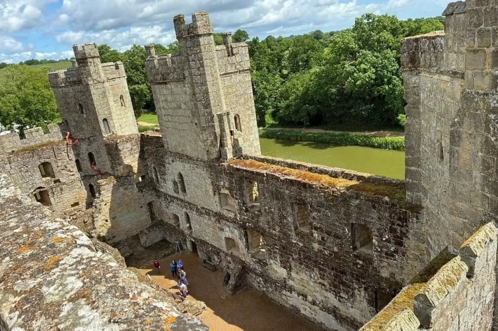 Castelo de Bodiam: Sentinela Medieval na Inglaterra