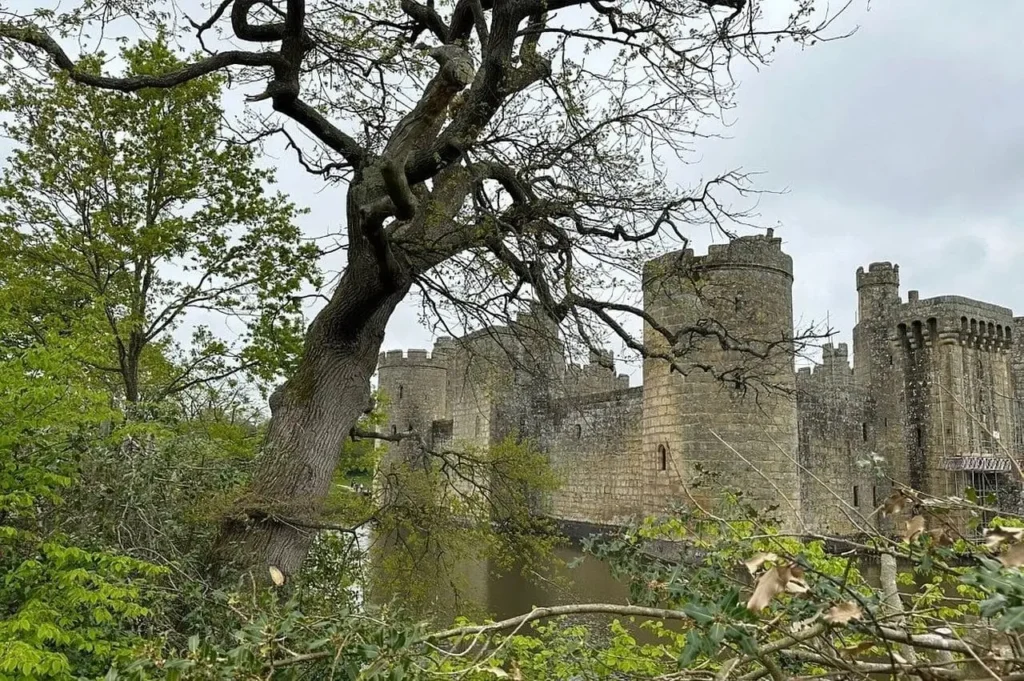 Castelo de Bodiam: Sentinela Medieval na Inglaterra